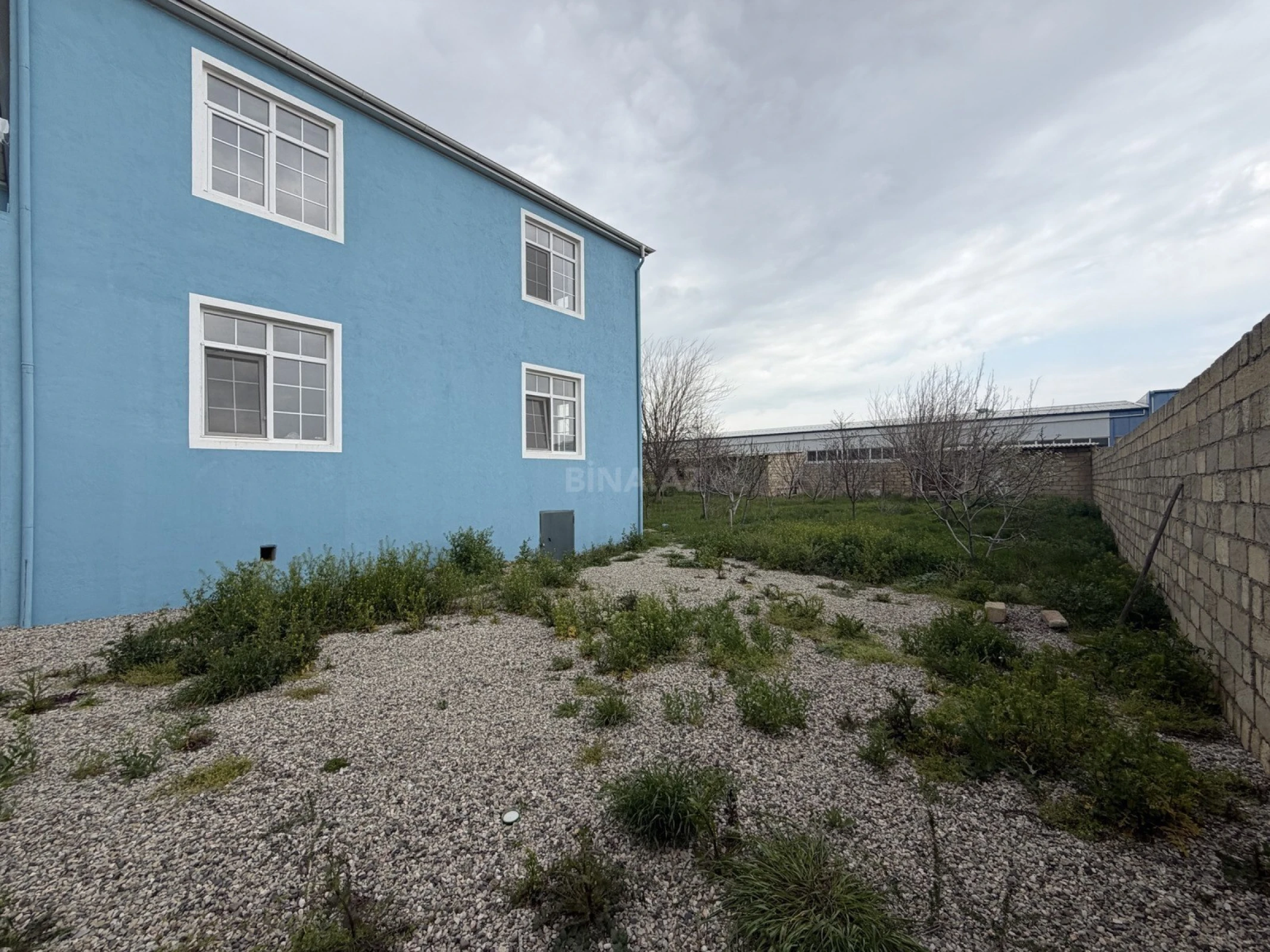 Satılır 7 otaqlı həyət evi 192 m²