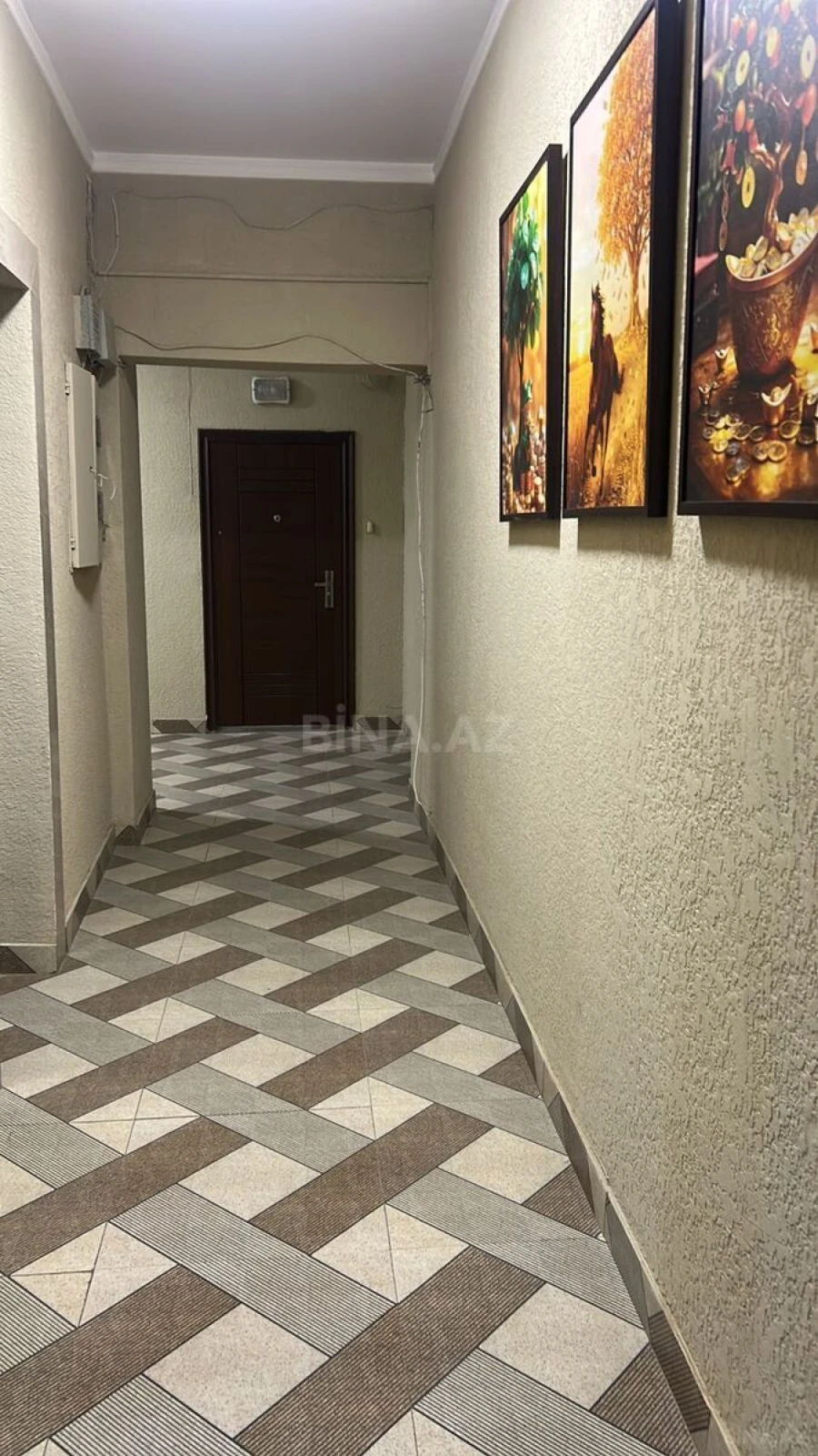 Satılır 4 otaqlı mənzil 165 m²