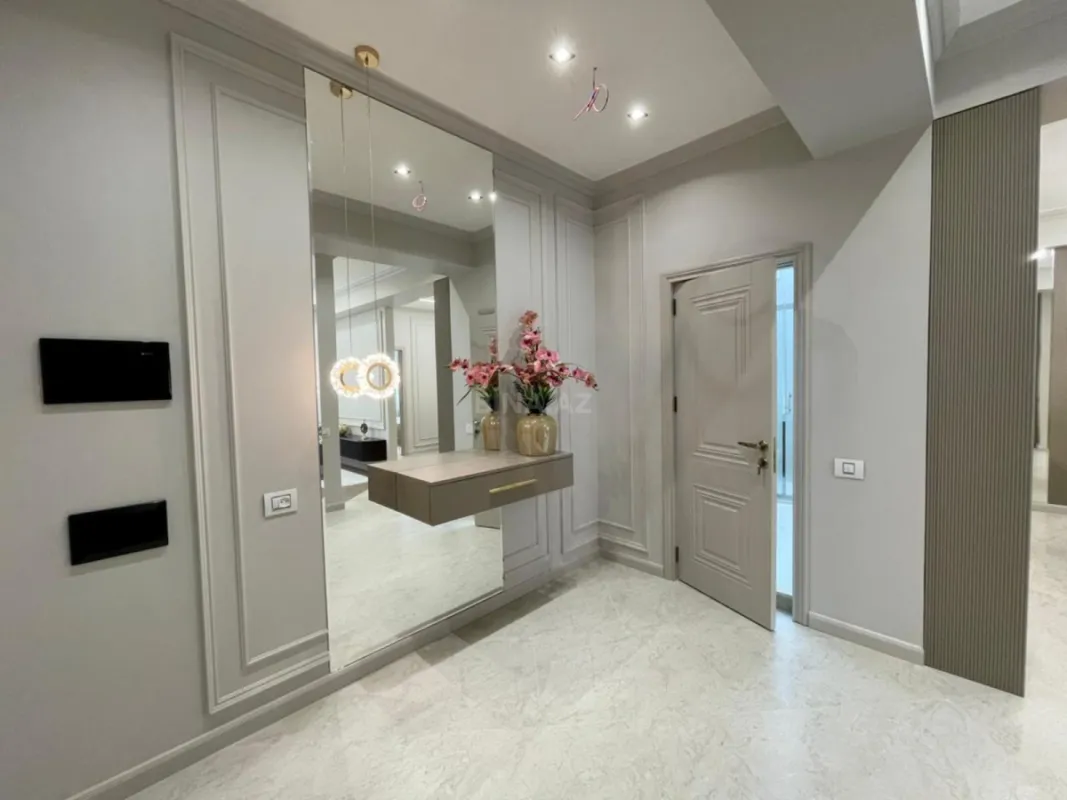 Satılır 2 otaqlı mənzil 65 m²