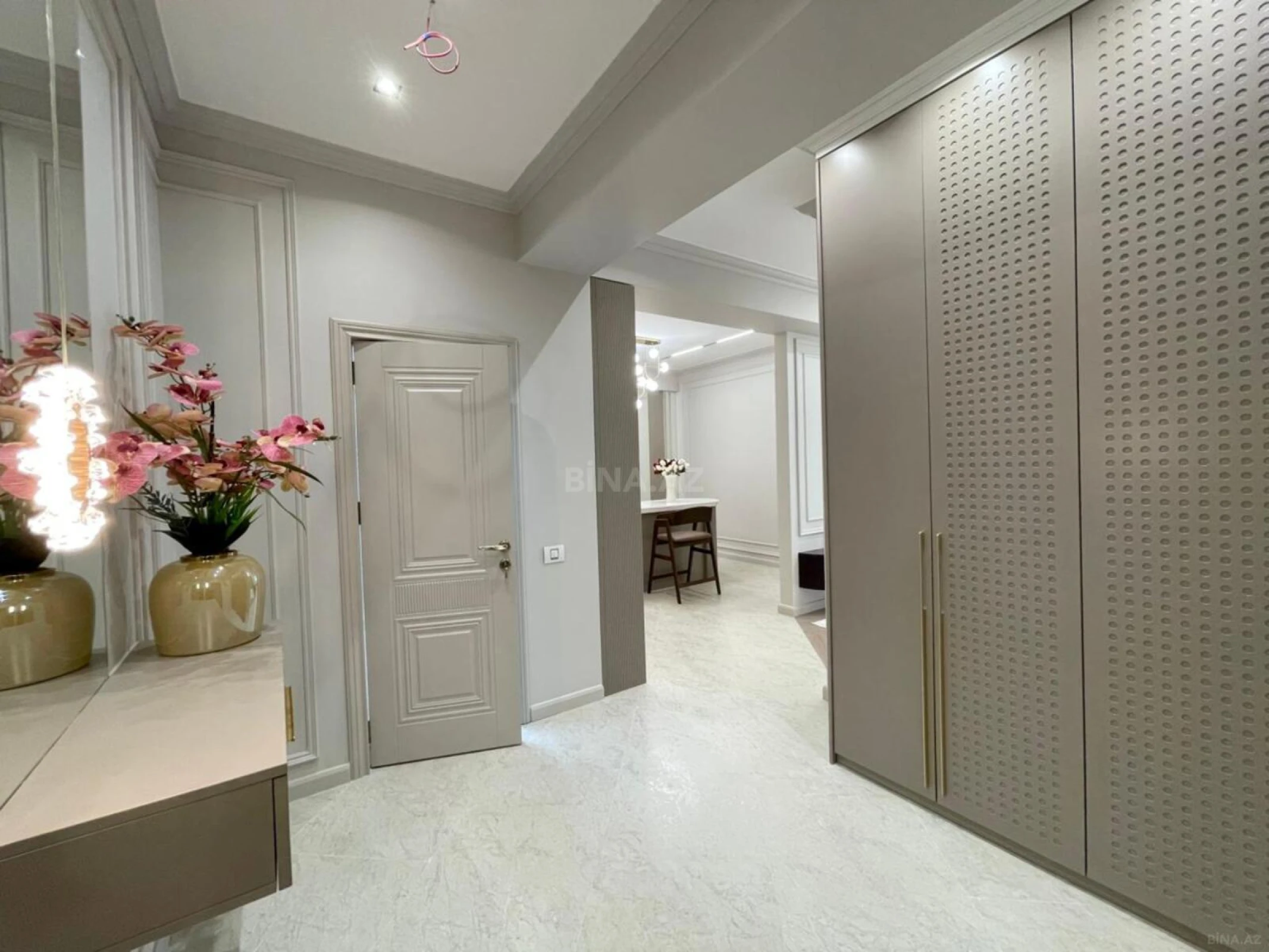 Satılır 2 otaqlı mənzil 65 m²