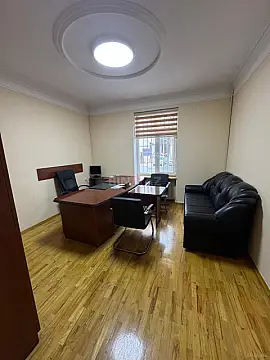 Kirayə verilir 3 otaqlı ofis 90 m²