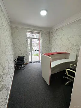Kirayə verilir 3 otaqlı ofis 90 m²
