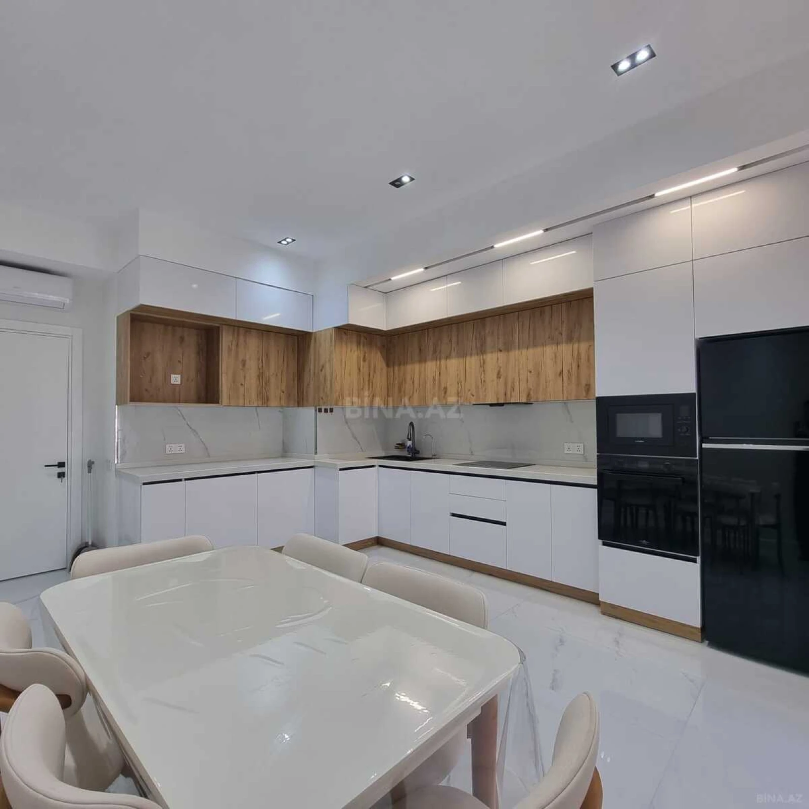 Kirayə verilir 3 otaqlı mənzil 130 m²