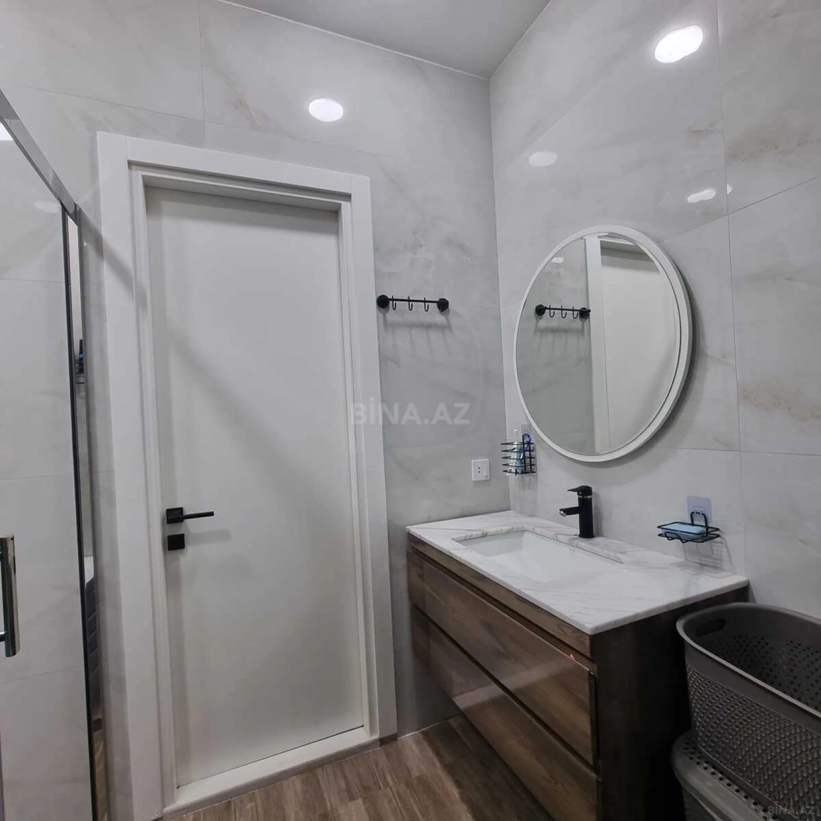 Kirayə verilir 3 otaqlı mənzil 130 m²