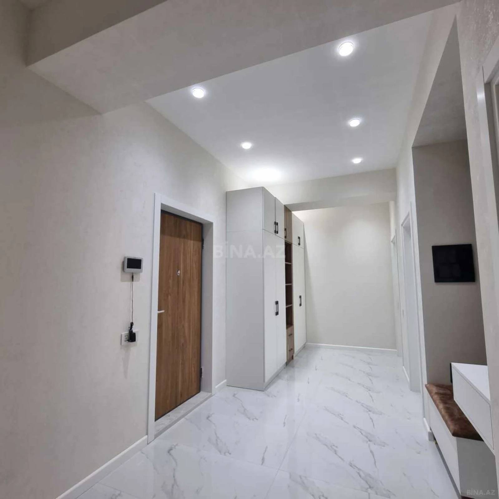 Kirayə verilir 3 otaqlı mənzil 130 m²