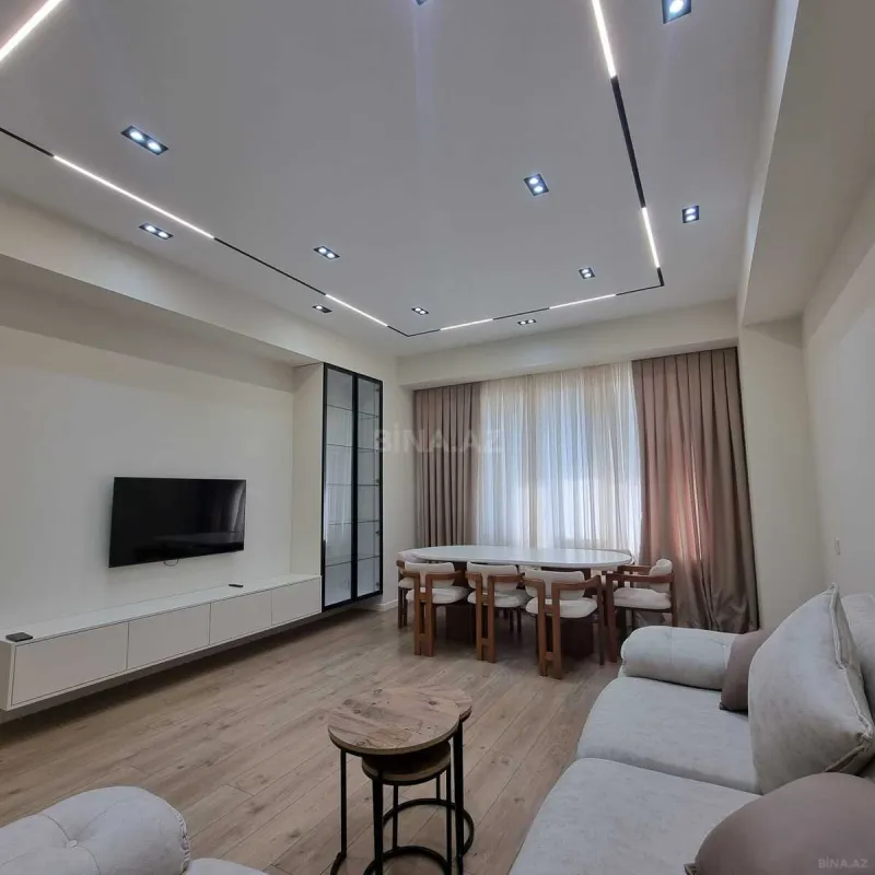 Kirayə verilir 3 otaqlı mənzil 130 m²