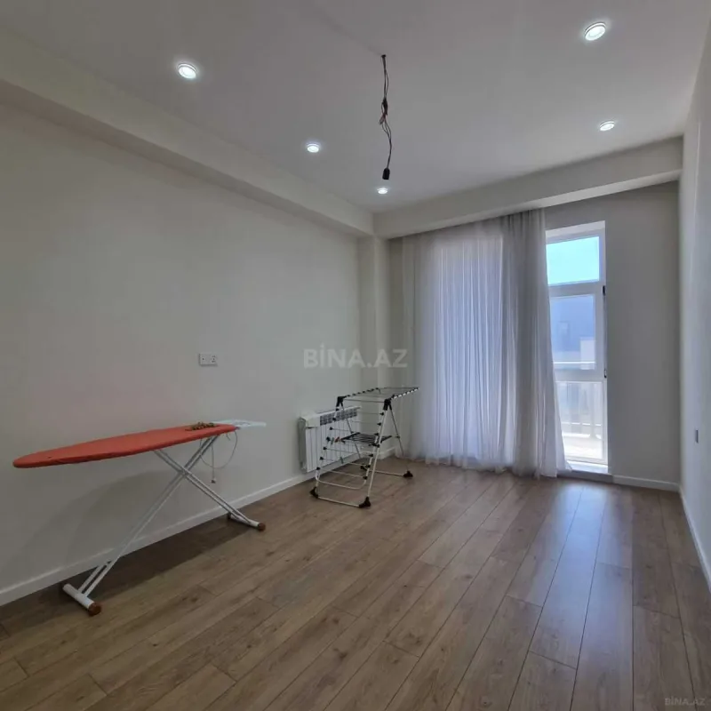 Kirayə verilir 3 otaqlı mənzil 130 m²