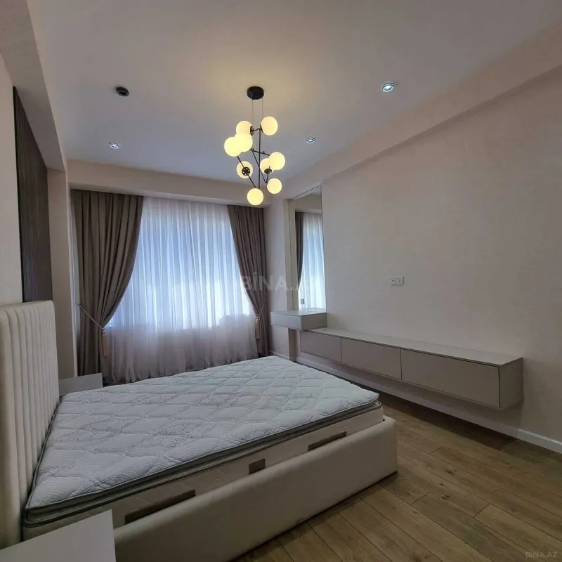 Kirayə verilir 3 otaqlı mənzil 130 m²