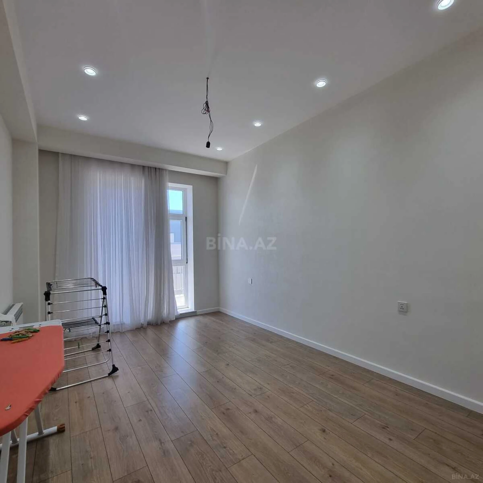 Kirayə verilir 3 otaqlı mənzil 130 m²