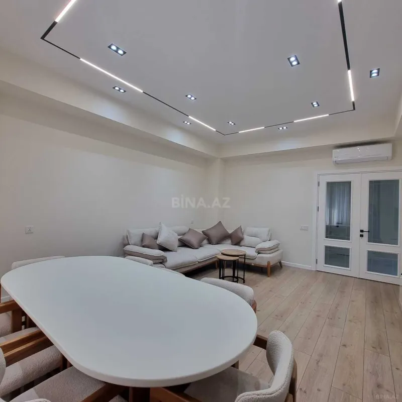 Kirayə verilir 3 otaqlı mənzil 130 m²