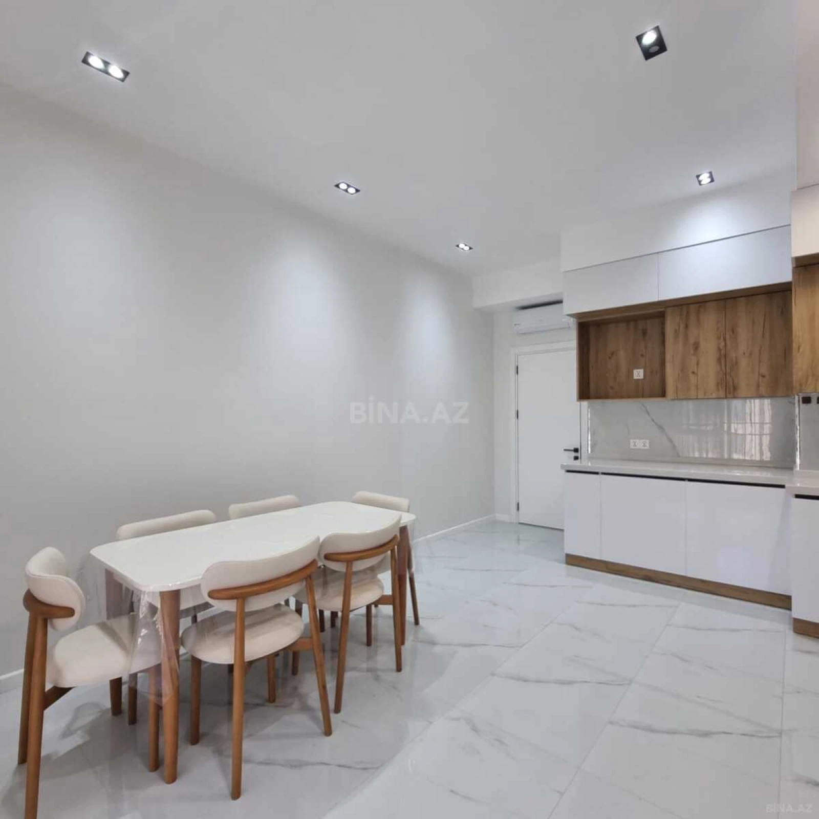 Kirayə verilir 3 otaqlı mənzil 130 m²