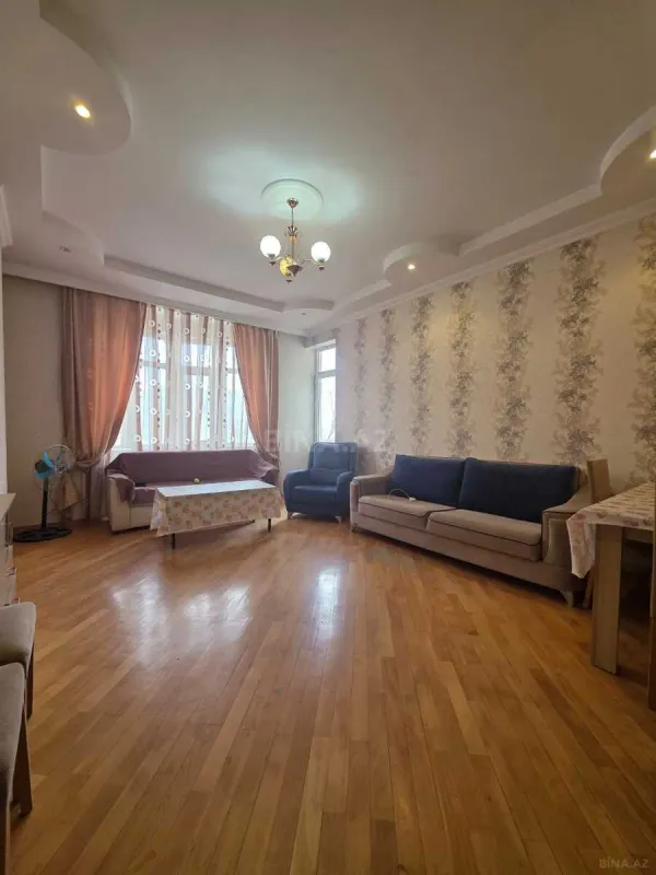 Satılır 2 otaqlı mənzil 92 m²