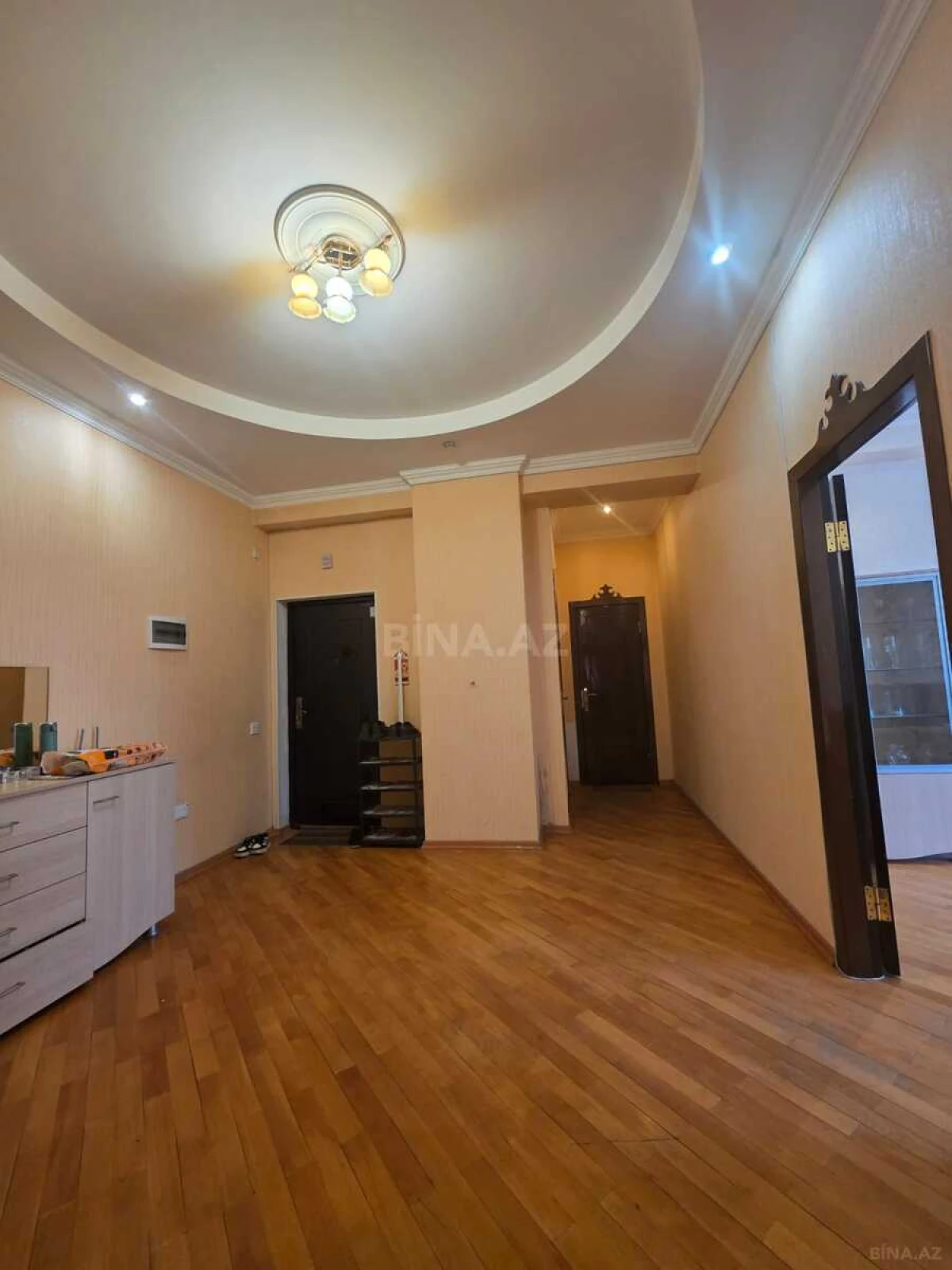Satılır 2 otaqlı mənzil 92 m²
