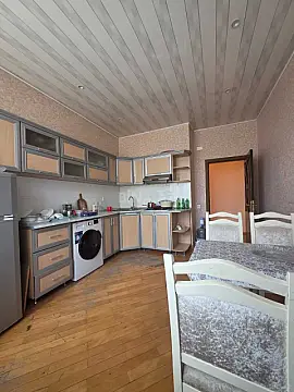 Satılır 2 otaqlı mənzil 92 m²