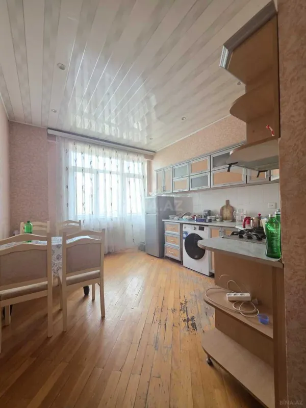 Satılır 2 otaqlı mənzil 92 m²