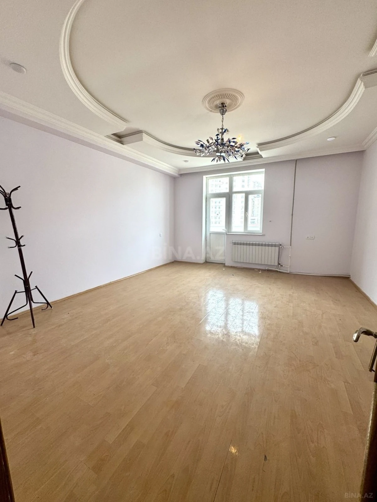Satılır 3 otaqlı mənzil 130 m²