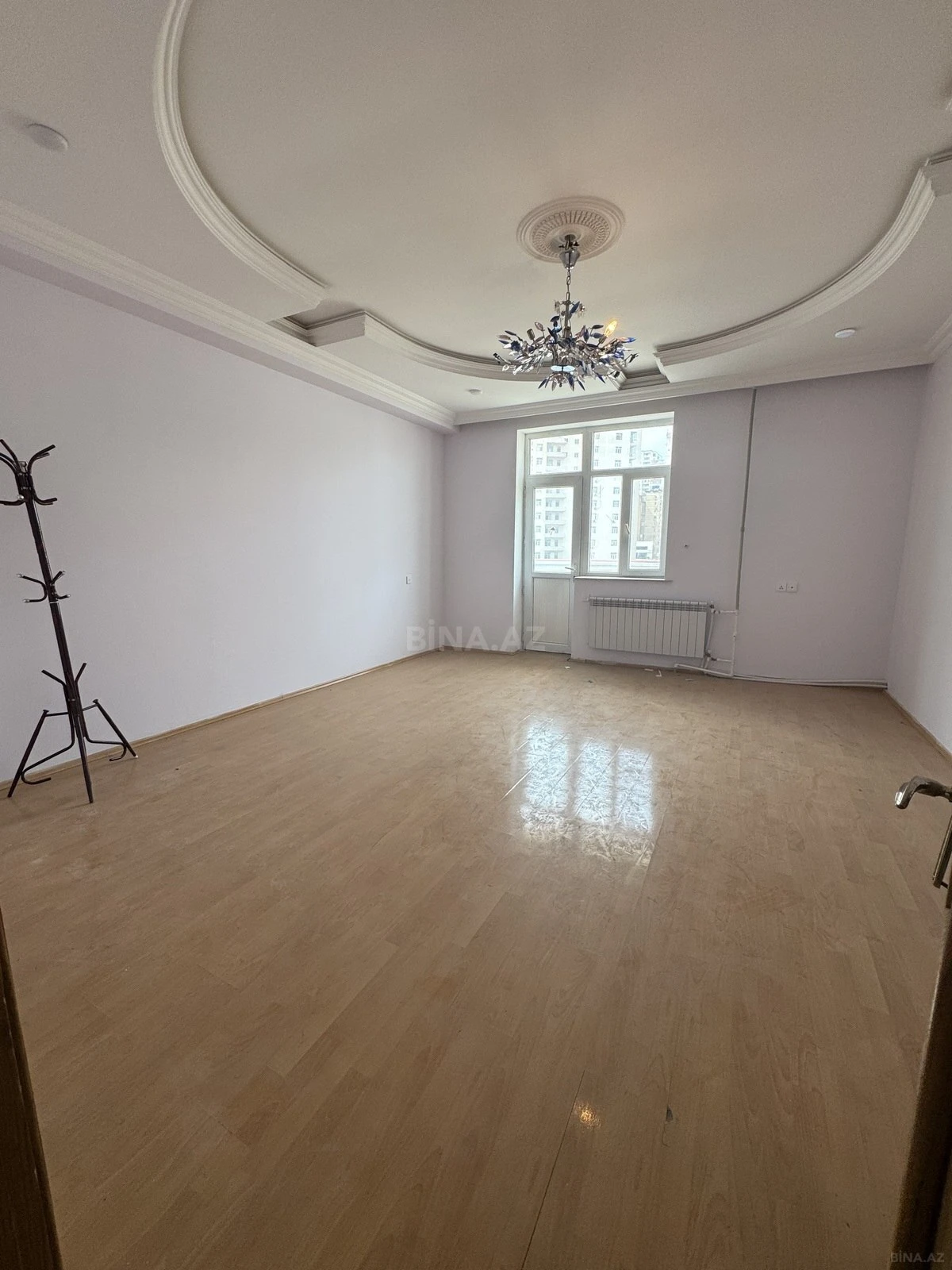 Satılır 3 otaqlı mənzil 130 m²