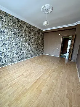 Satılır 3 otaqlı mənzil 130 m²