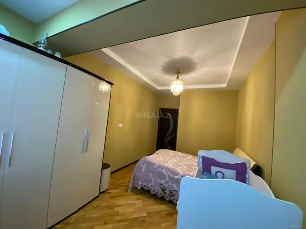 Satılır 3 otaqlı mənzil 110 m²