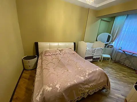 Satılır 3 otaqlı mənzil 110 m²