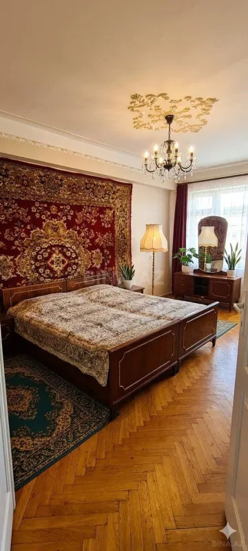 Satılır 4 otaqlı mənzil 120 m²