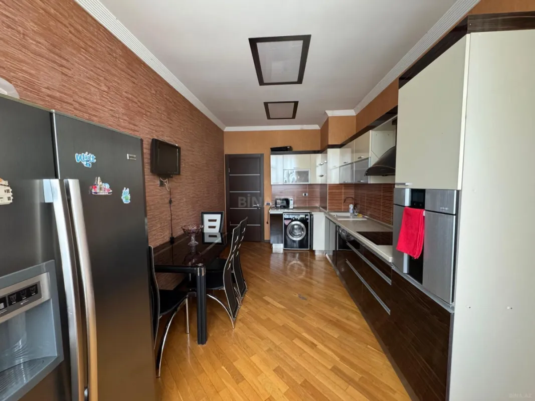 Kirayə verilir 2 otaqlı mənzil 90 m²