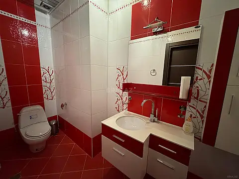 Kirayə verilir 2 otaqlı mənzil 90 m²
