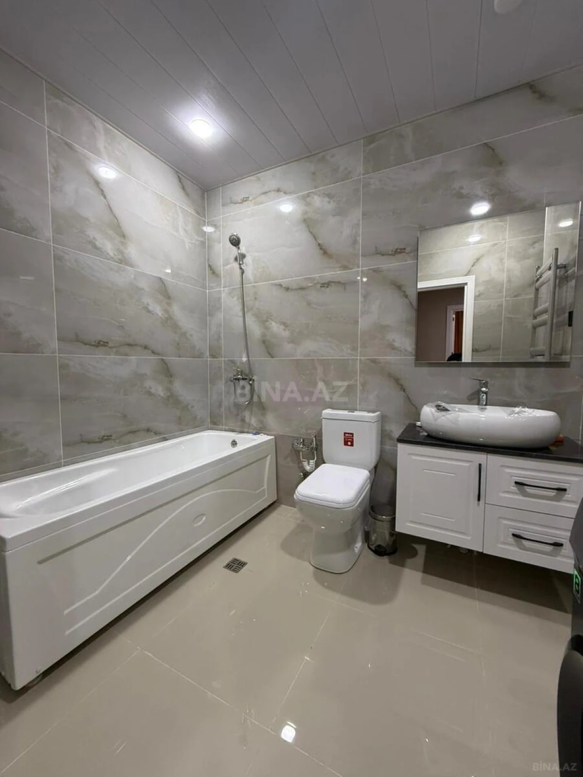 Satılır 3 otaqlı mənzil 95 m²