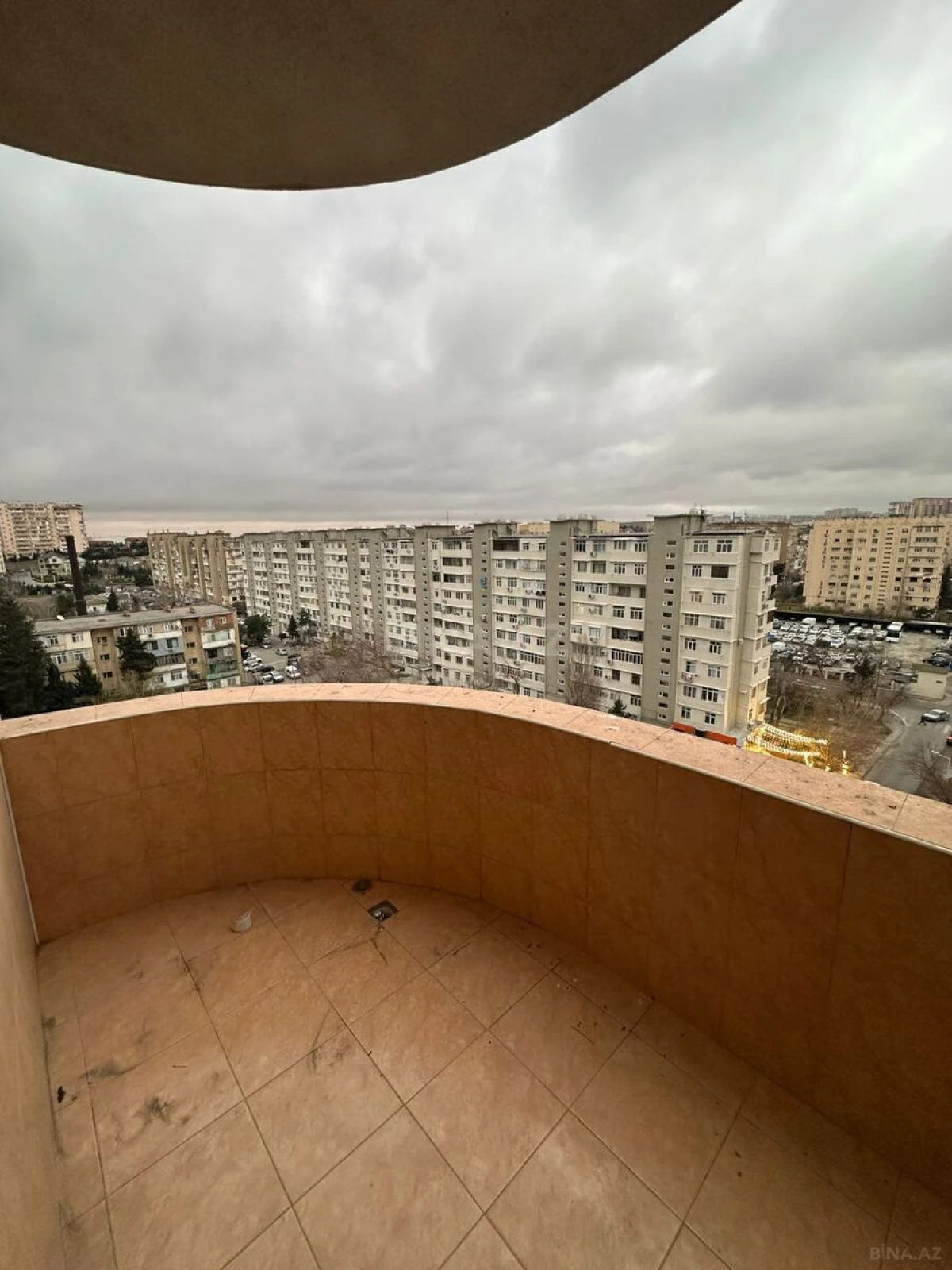 Satılır 3 otaqlı mənzil 125 m²