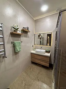 Satılır 4 otaqlı mənzil 165 m²