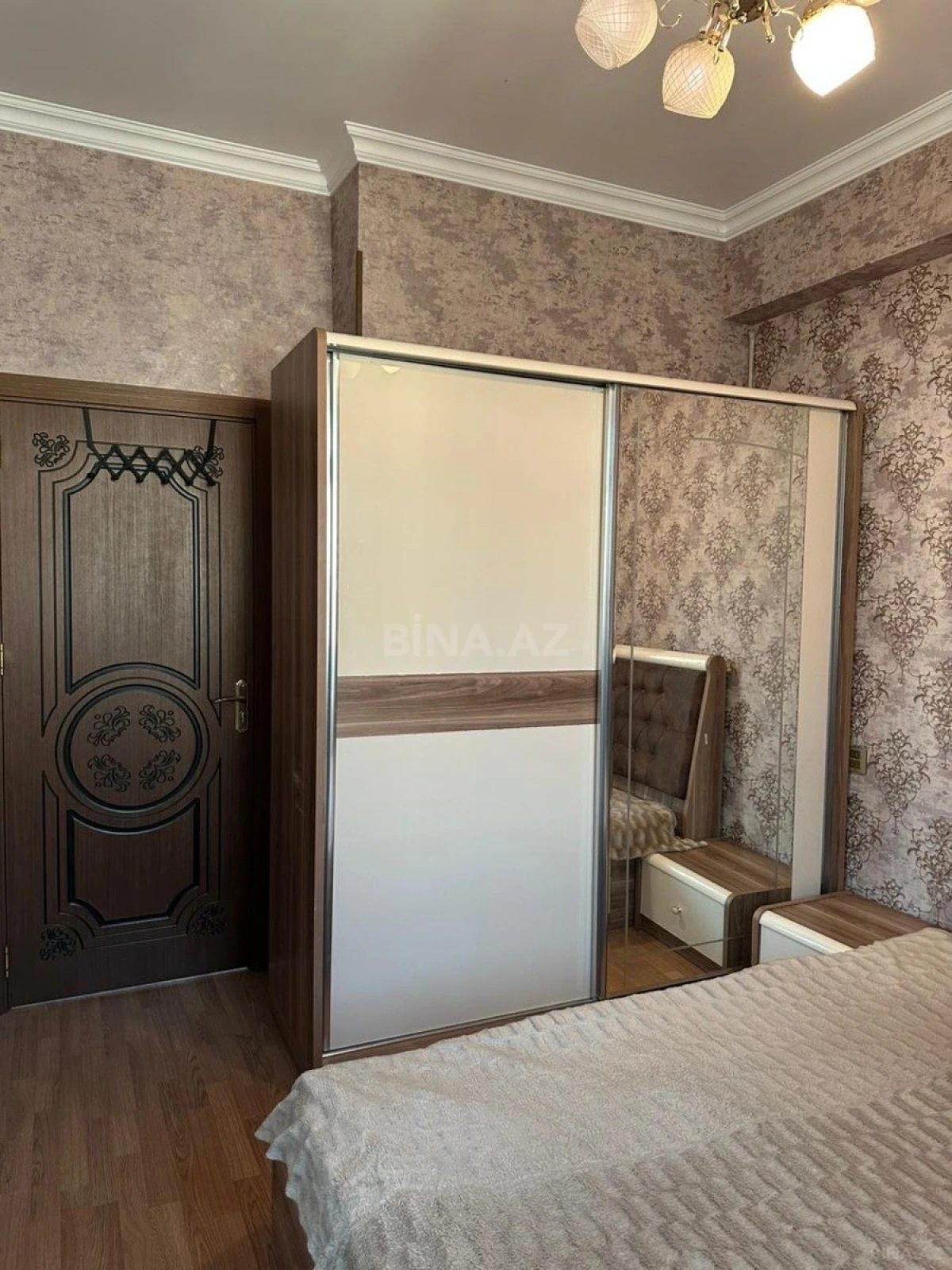 Satılır 2 otaqlı mənzil 62 m²