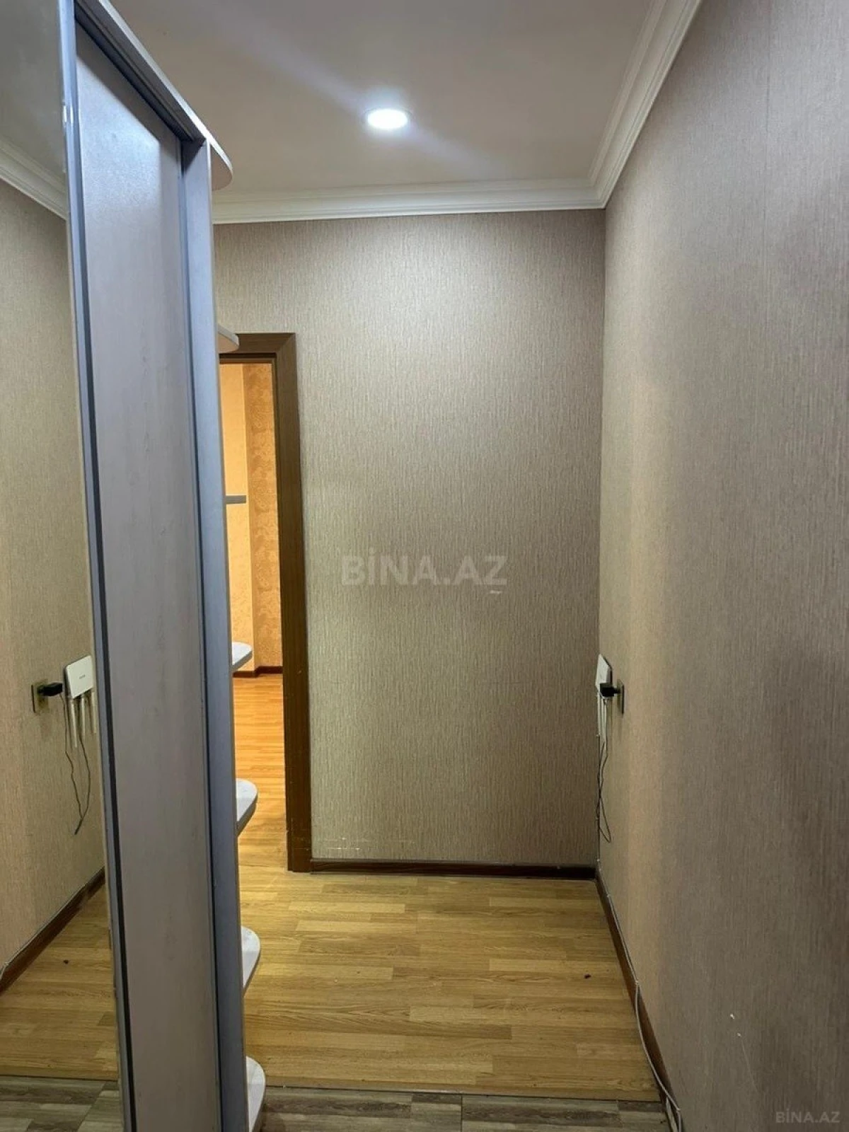 Satılır 2 otaqlı mənzil 62 m²