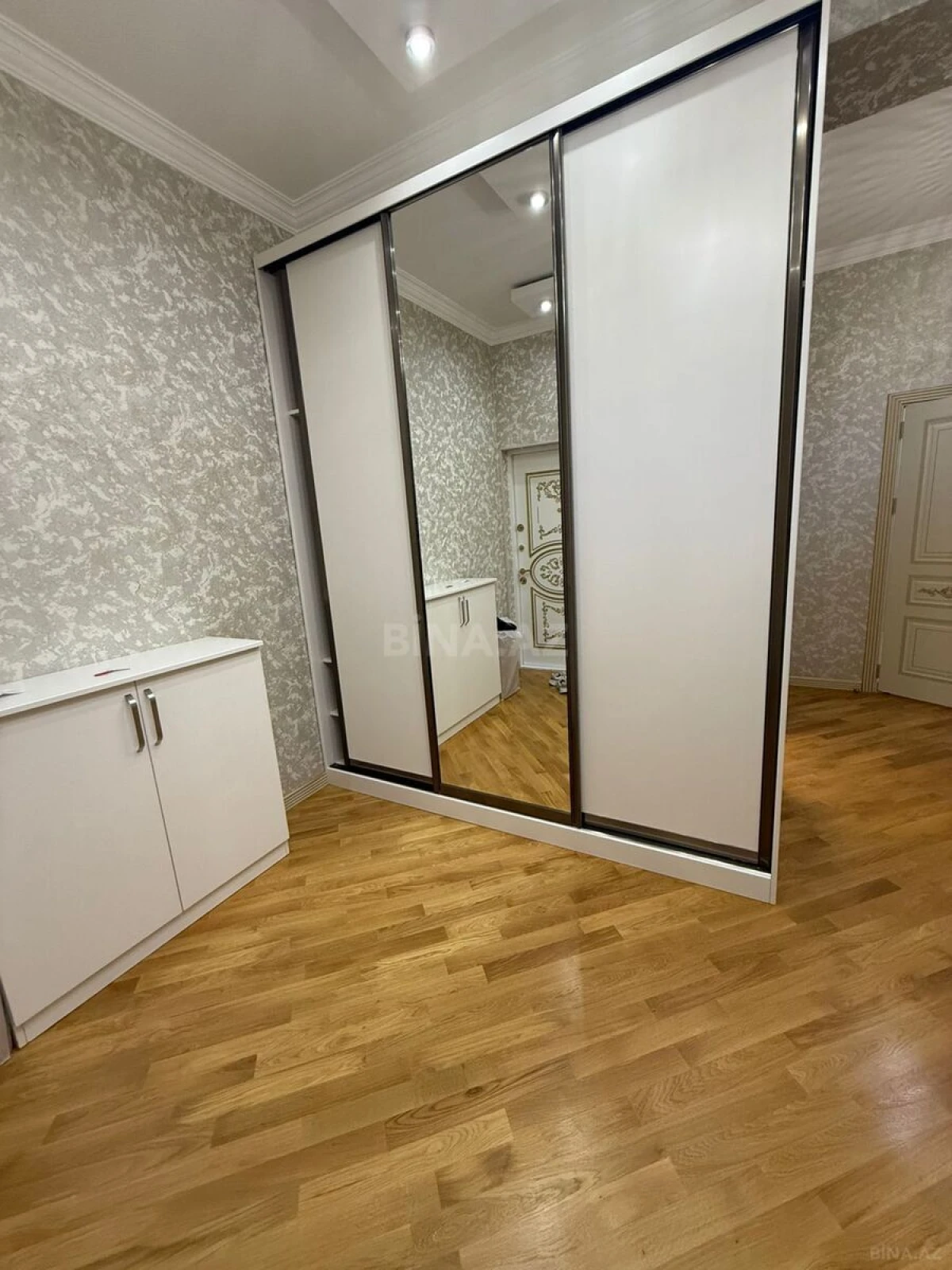 Kirayə verilir 3 otaqlı mənzil 100 m²