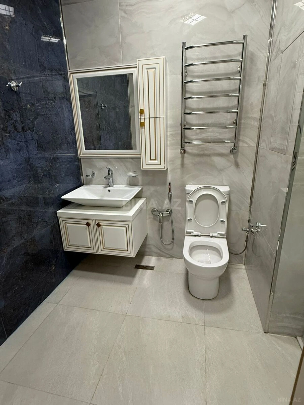 Kirayə verilir 3 otaqlı mənzil 100 m²