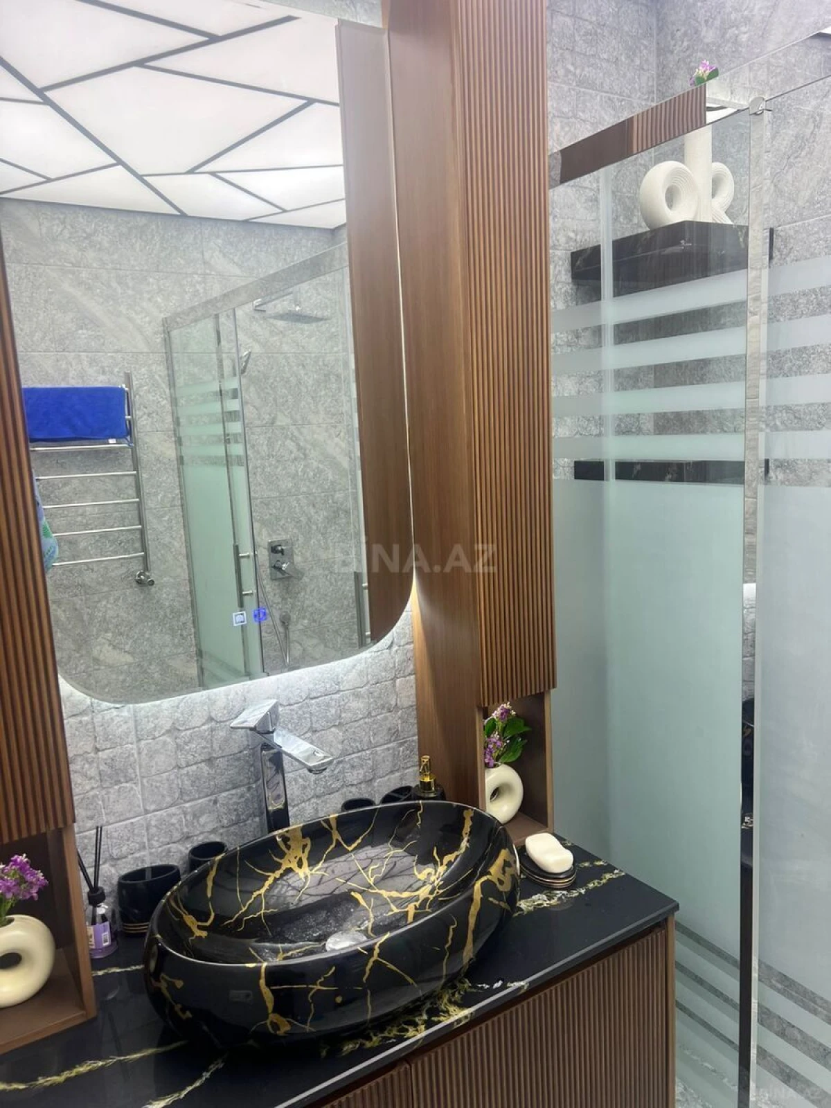 Kirayə verilir 3 otaqlı mənzil 130 m²