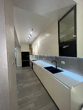 Kirayə verilir 3 otaqlı mənzil 130 m²