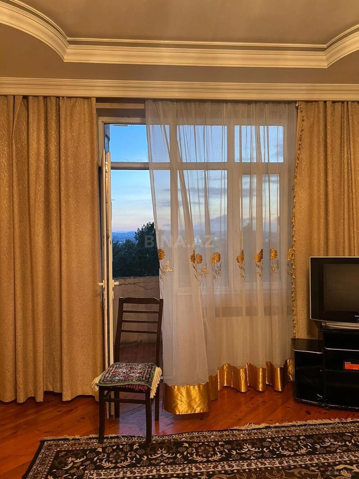 Kirayə verilir 2 otaqlı mənzil 80 m²