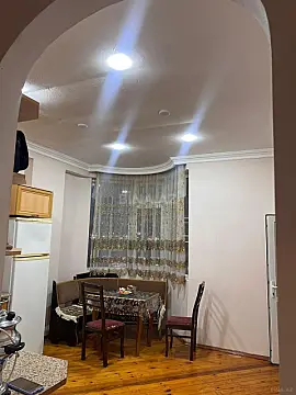 Kirayə verilir 2 otaqlı mənzil 80 m²