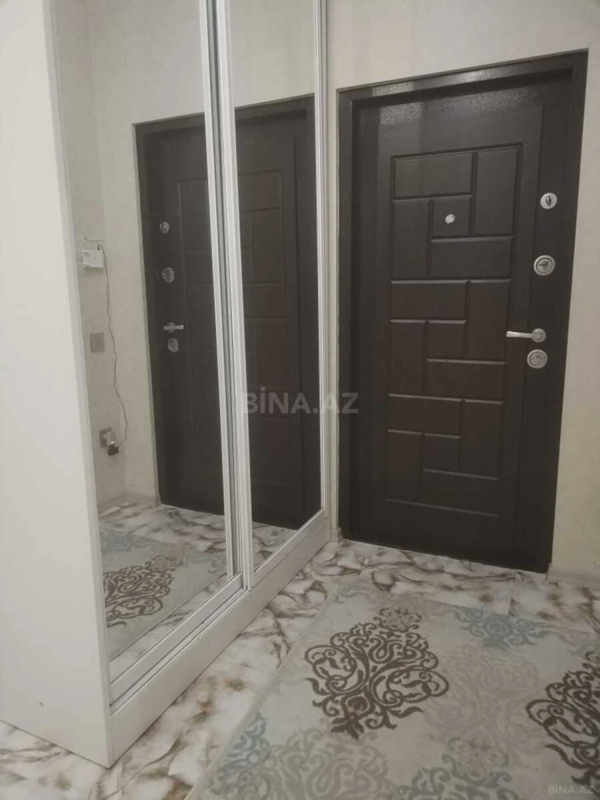 Satılır 3 otaqlı mənzil 110 m²