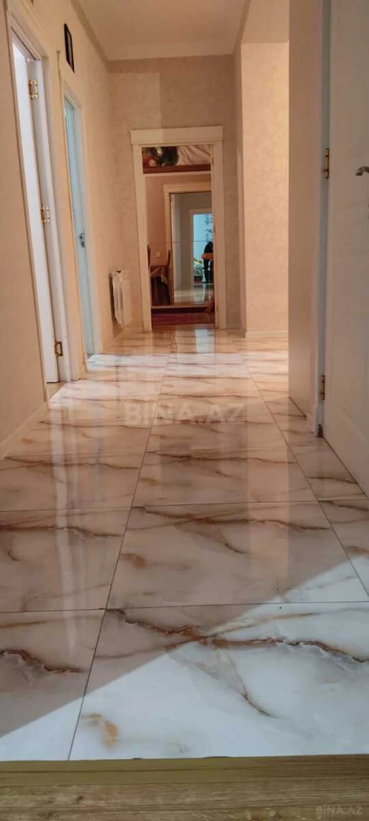 Satılır 3 otaqlı mənzil 110 m²