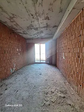 Satılır 4 otaqlı mənzil 199 m²