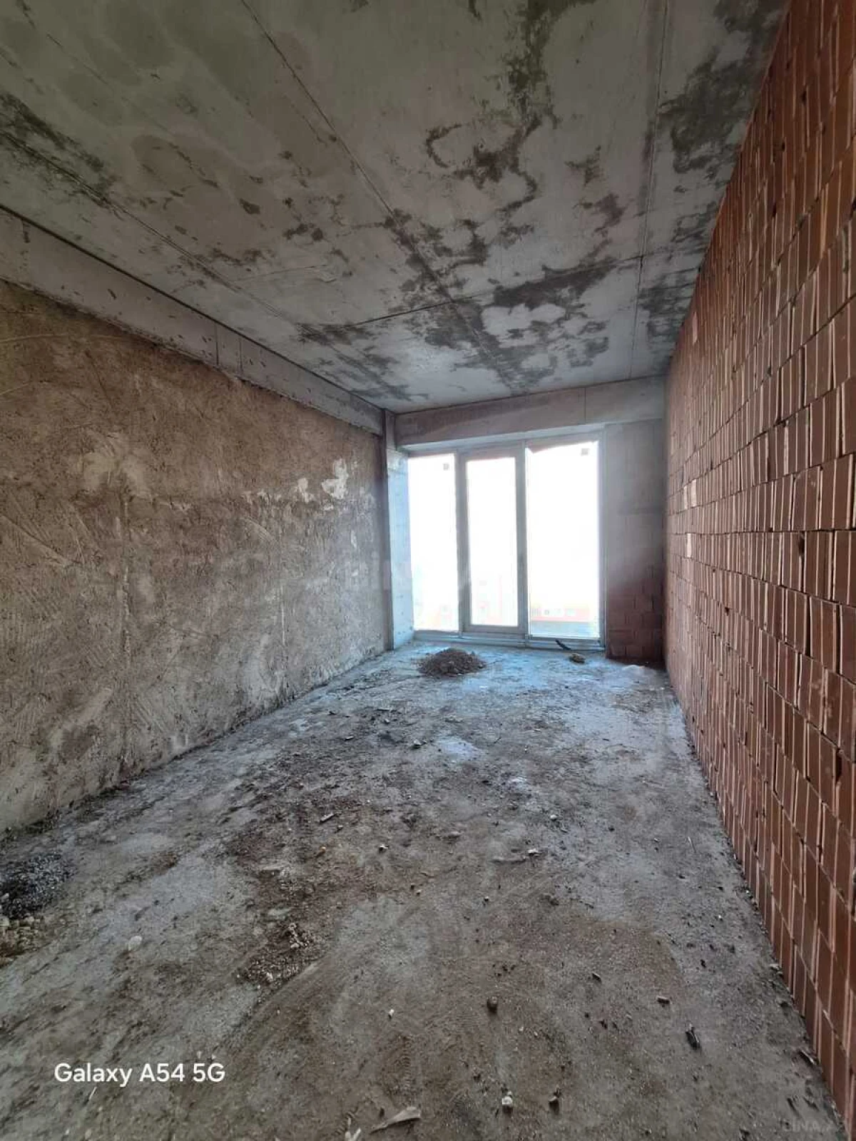 Satılır 4 otaqlı mənzil 199 m²