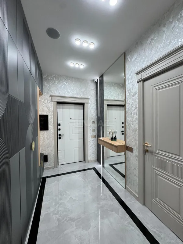 Satılır 3 otaqlı mənzil 110 m²