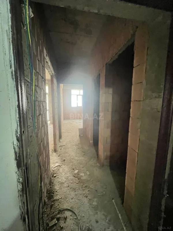 Satılır 2 otaqlı mənzil 82 m²