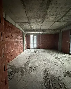 Satılır 4 otaqlı mənzil 178 m²