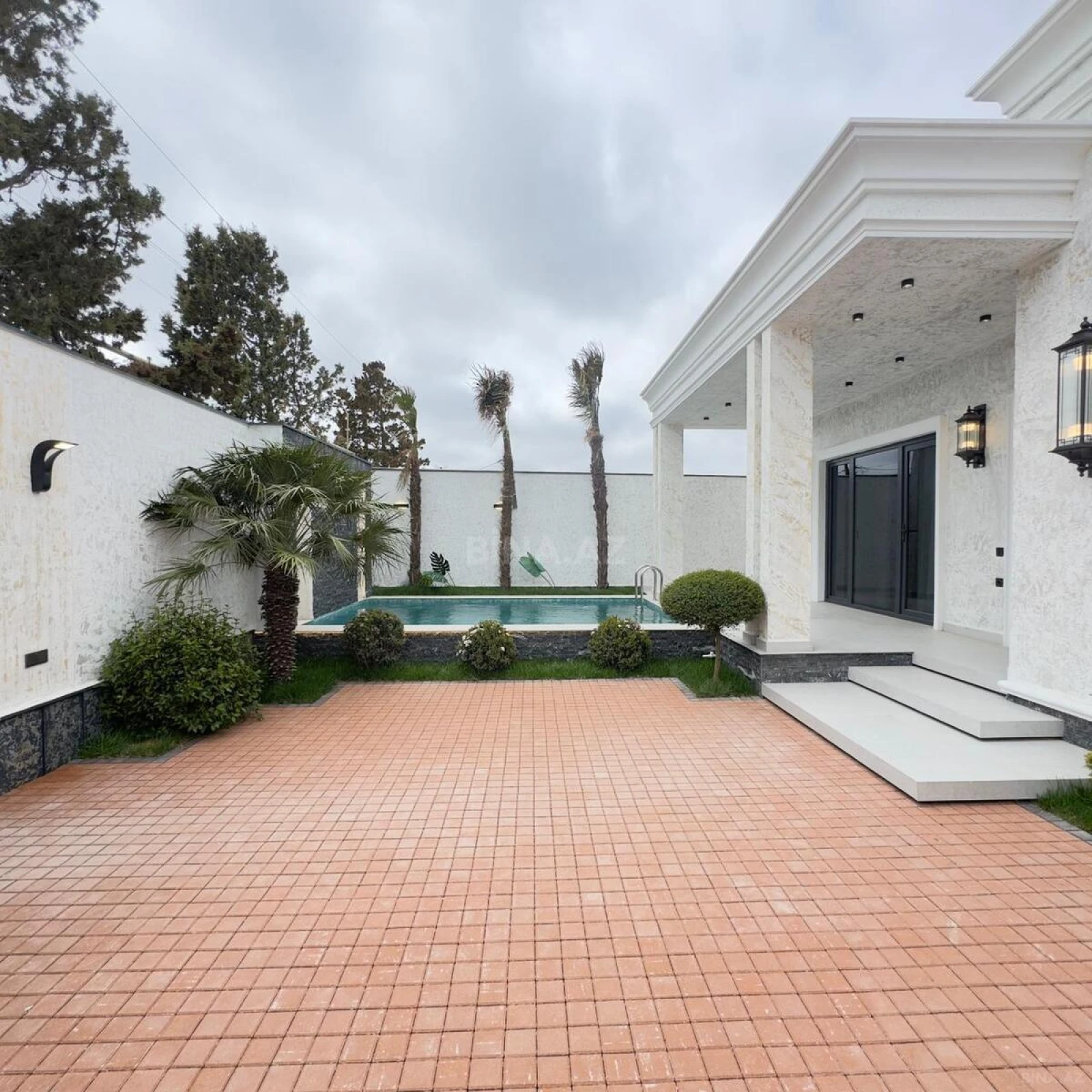 Satılır 4 otaqlı həyət evi 140 m²