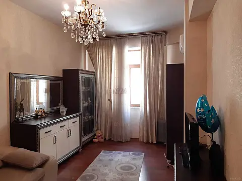 Kirayə verilir 2 otaqlı mənzil 55 m²