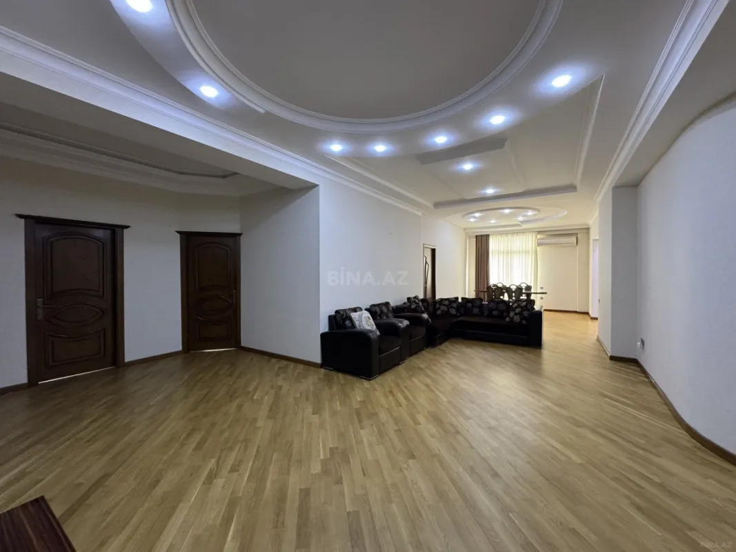 Satılır 4 otaqlı mənzil 220 m²