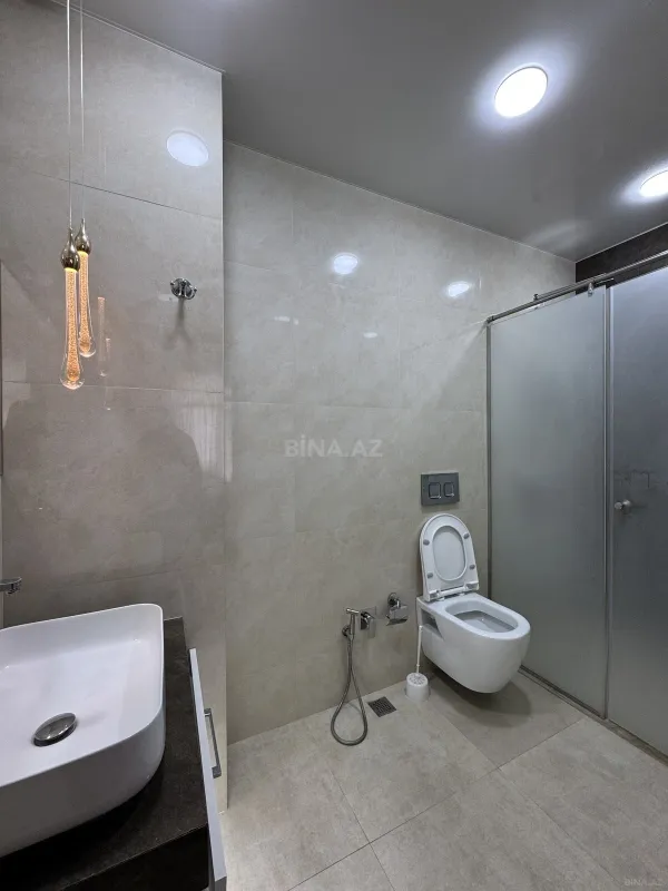 Satılır 4 otaqlı mənzil 220 m²