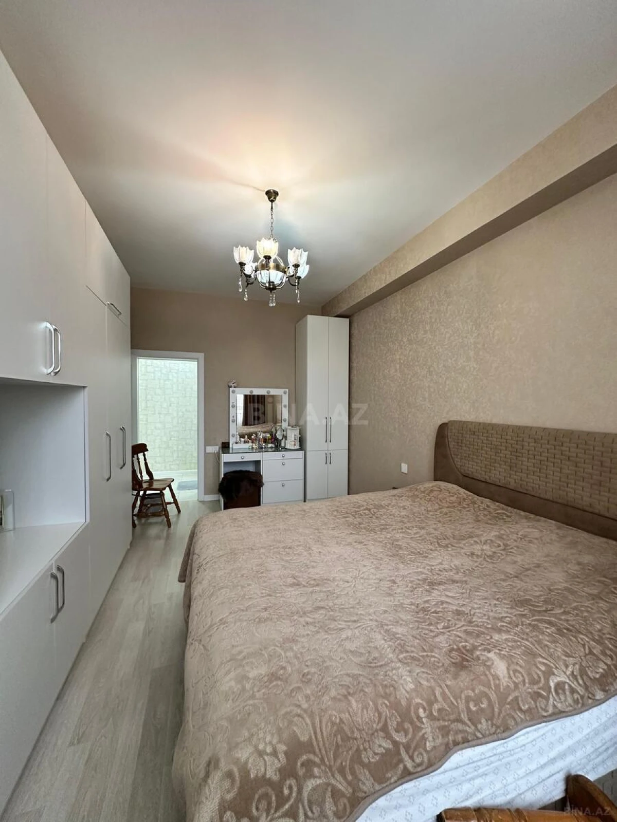 Satılır 2 otaqlı mənzil 96 m²